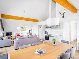 Spacious, Modern Apartment Near the Centre