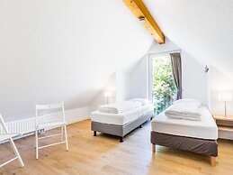 Spacious, Modern Apartment Near the Centre