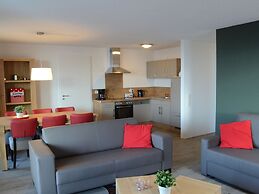 Spacious, Modern Apartment Near the Centre