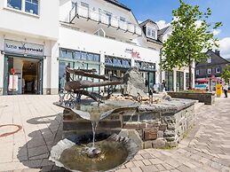 Spacious, Modern Apartment Near the Centre