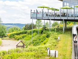 Spacious, Modern Apartment Near the Centre