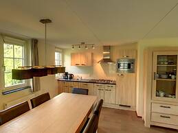 Detached Villa with Outdoor Fireplace near Veluwe