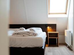 Detached Villa with Outdoor Fireplace near Veluwe