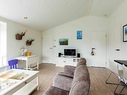 Charming Chalet With Dishwasher in Noordwijk