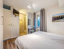 Restyled Thatched Villa Near the Sea in Cosy Domburg