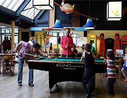 Restyled Thatched Villa Near the Sea in Cosy Domburg