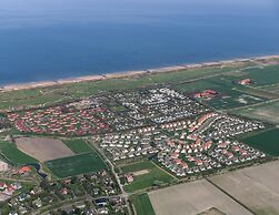 Restyled Thatched Villa Near the Sea in Cosy Domburg