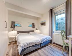 Restyled Thatched Villa Near the Sea in Cosy Domburg