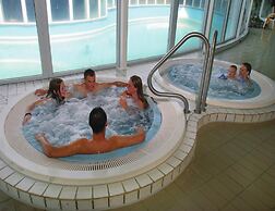 Restyled Thatched Villa Near the Sea in Cosy Domburg