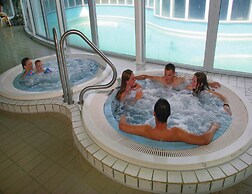 Restyled Thatched Villa Near the Sea in Cosy Domburg