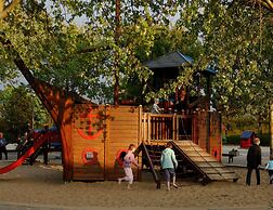 Restyled Thatched Villa Near the Sea in Cosy Domburg