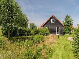 Comfortable Home With a Terrace Near the Oosterschelde