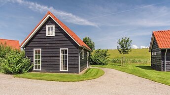 Comfortable Home With a Terrace Near the Oosterschelde