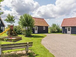 Comfortable Home With a Terrace Near the Oosterschelde