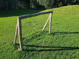 Nicely Furnished Chalet with Oven near Wadden Sea