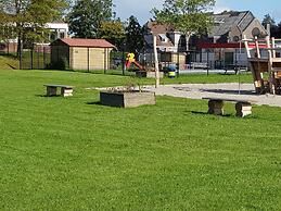 Nicely Furnished Chalet with Oven near Wadden Sea