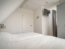 Amazing Bungalow in De Cocksdorp near Beach