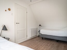 Amazing Bungalow in De Cocksdorp near Beach