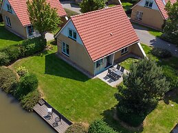 Detached House With Dishwasher Near Hoorn