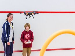 Detached Luxurious Lodge With Washingmachine, Near the Beach