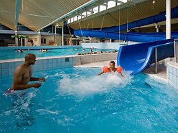 Detached Luxurious Lodge With Washingmachine, Near the Beach