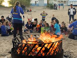Detached Luxurious Lodge With Washingmachine, Near the Beach