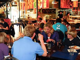 Detached Luxurious Lodge With Washingmachine, Near the Beach