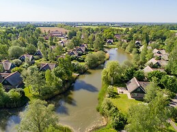 Spacious Thatched Villa With Dishwasher, in a National Park