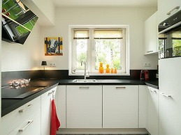 Spacious Thatched Villa With Dishwasher, in a National Park