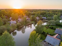 Spacious Thatched Villa With Dishwasher, in a National Park