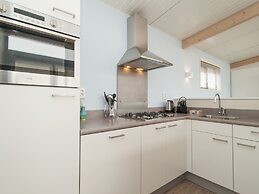 Great Lodge with Microwave Oven near Beach