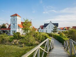 Detached Villa With Four Bathrooms Near the Sea