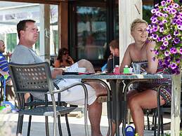 Modern Chalet With Dishwasher in Noordwijk Near the Sea