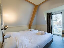 Stylish Semi-detached Villa With Garden, Near the Beach