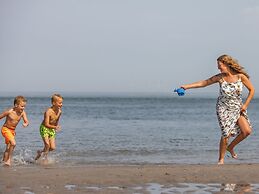 Stylish Semi-detached Villa With Garden, Near the Beach