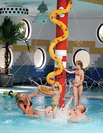 Thatched Villa With two Bathrooms Near the Beach