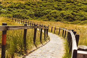 Thatched Villa With two Bathrooms Near the Beach