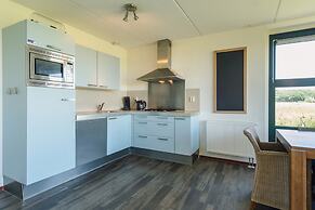 Thatched Villa With two Bathrooms Near the Beach