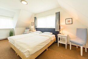 Thatched Villa With two Bathrooms Near the Beach