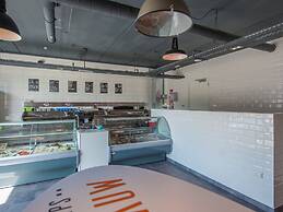 Luxurious Apartment With two Bathrooms, 1 km From the Beach