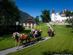 Spacious Chalet near Ski Area in Sankt Georgen ob Murau