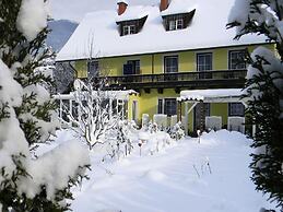 Cozy Apartment in Feld am See near Ski Slopes