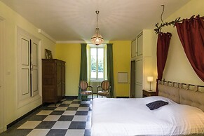 Cottage in Chaleix Near Forest & Lake