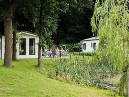 Chalet With Wifi, Within Nature of De Veluwe