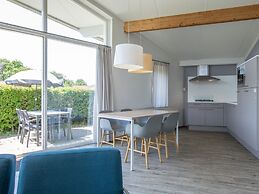 Restyled Bungalow with Dishwasher near Cozy Domburg