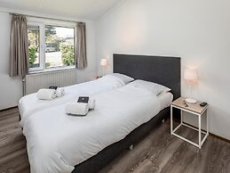 Restyled Bungalow with Dishwasher near Cozy Domburg