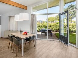 Restyled Bungalow with Dishwasher near Cozy Domburg