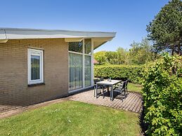 Restyled Bungalow with Dishwasher near Cozy Domburg