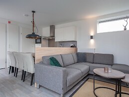 Comfy Lodge Near Beach