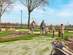 Villa With Sauna & Bubble Bath in Limburg